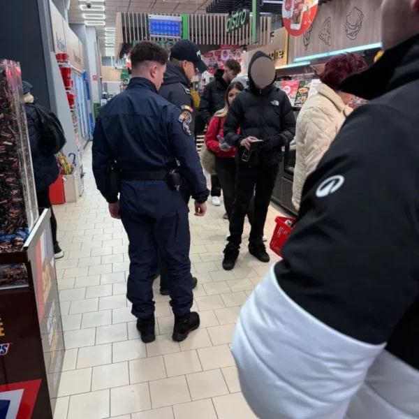 Deranjați „la cafeluță” | peste 80 de elevi care absentau nejustificat, găsiți de polițiști și jandarmi 9 controale scoli arad9