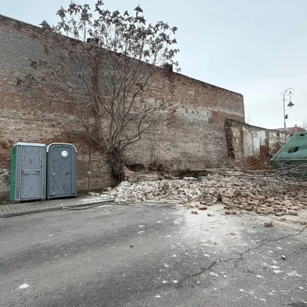 Actualizare | primăria arad a identificat vinovatul pentru prăbușirea zidului de cărămidă din parcul reconcilierii: falcă 9 zid reconcilierii 1