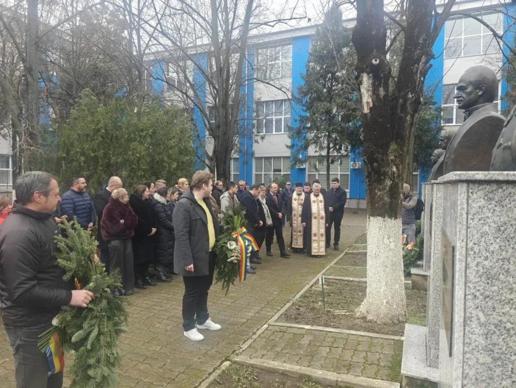 Vasile goldiș - comemorat la arad de universitatea care-i poartă numele 3 uvvg 112
