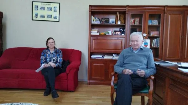 Birchiș - o iarnă a vrajbei politice ajunsă la apogeul haosului juridic din cauza unei „uși de piatră” zidită chiar de funcționarii primăriei, în regia „fantomei fostului” 3 gutu 1
