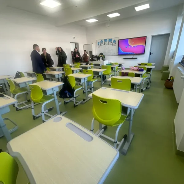 Liceul teoretic sebiș a fost inaugurat oficial după finalizarea unui proiect de reabilitare în valoare de 9. 147. 000 lei 17 liceul sebis 1