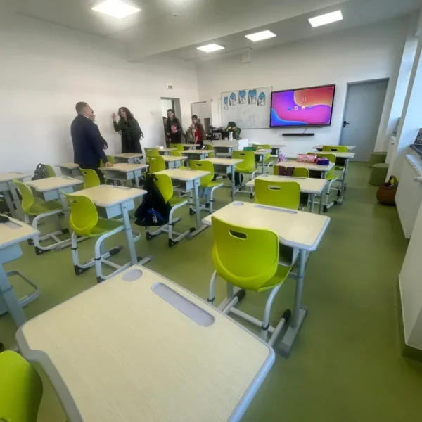 Liceul teoretic sebiș a fost inaugurat oficial după finalizarea unui proiect de reabilitare în valoare de 9. 147. 000 lei 9 liceul sebis 3