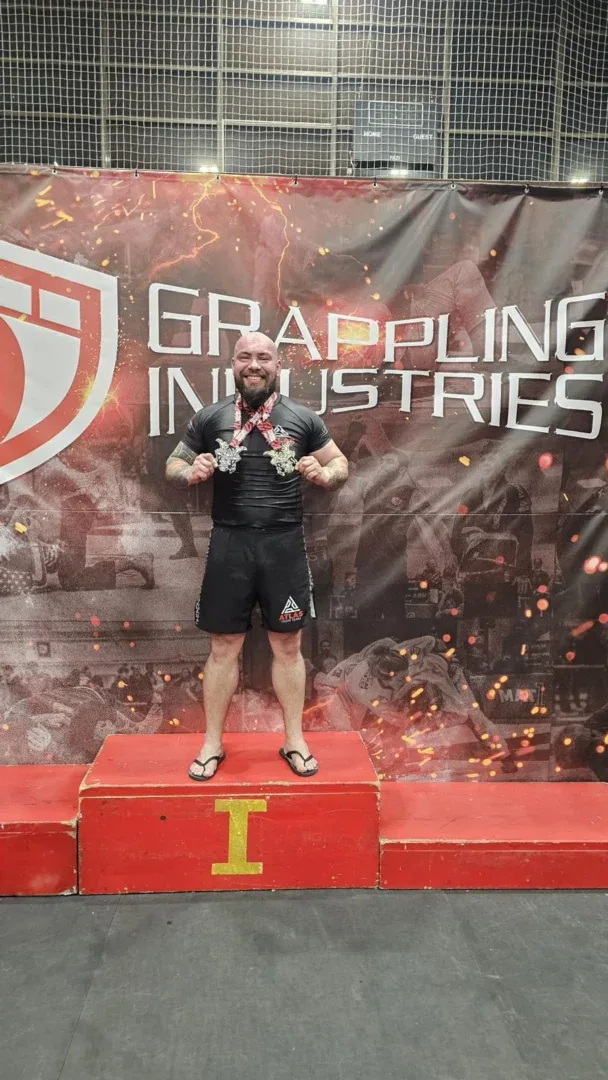 Polițistul arădean alexandru-iulian vereș - aur și argint la două probe de brazilian jiu jitsu, la competiția internațională grappling industries 2 brazilian jiu jitsu
