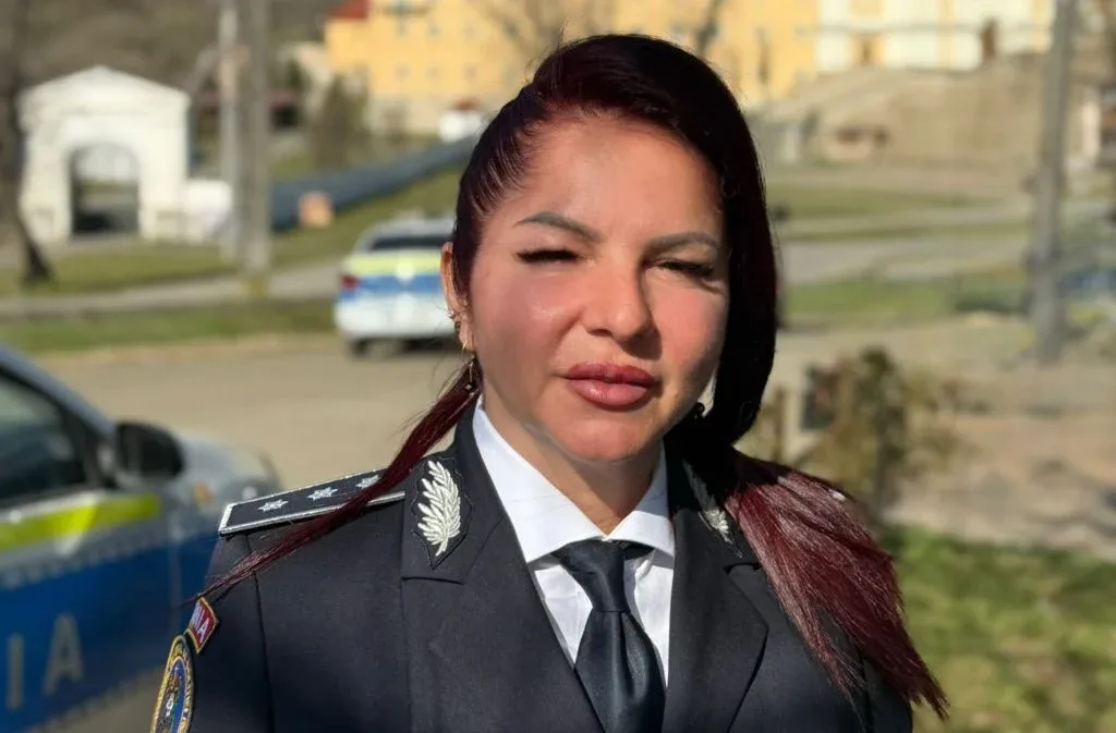 Comisar șef laura jurj, șeful poliției orașului lipova: „nu e ușor în lumea bărbaților, dar nici insurmontabil” 1 cms. sef laura jurj 1