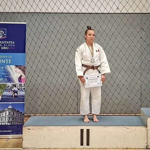 Medalie de aur pentru uav arad la campionatul național universitar de judo 3 judo 0013
