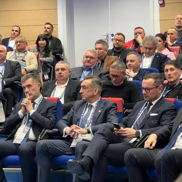 Alegeri la frf după modelul congreselor pcr 3 votantii la discurs