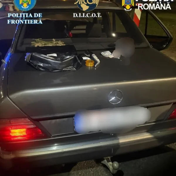 Flagrant cu o jumătate de kilogram de „iarbă”, la nădlac 8 flagrant