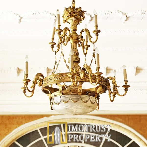 Casa neuman a fost listată la prețul de 2. 400. 000 de euro și așteaptă un proprietar demn de moștenirea istorică pe care o poartă 14 casa neuman 12