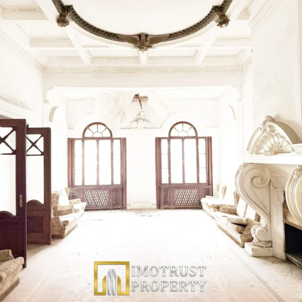 Casa neuman a fost listată la prețul de 2. 400. 000 de euro și așteaptă un proprietar demn de moștenirea istorică pe care o poartă 15 casa neuman 13