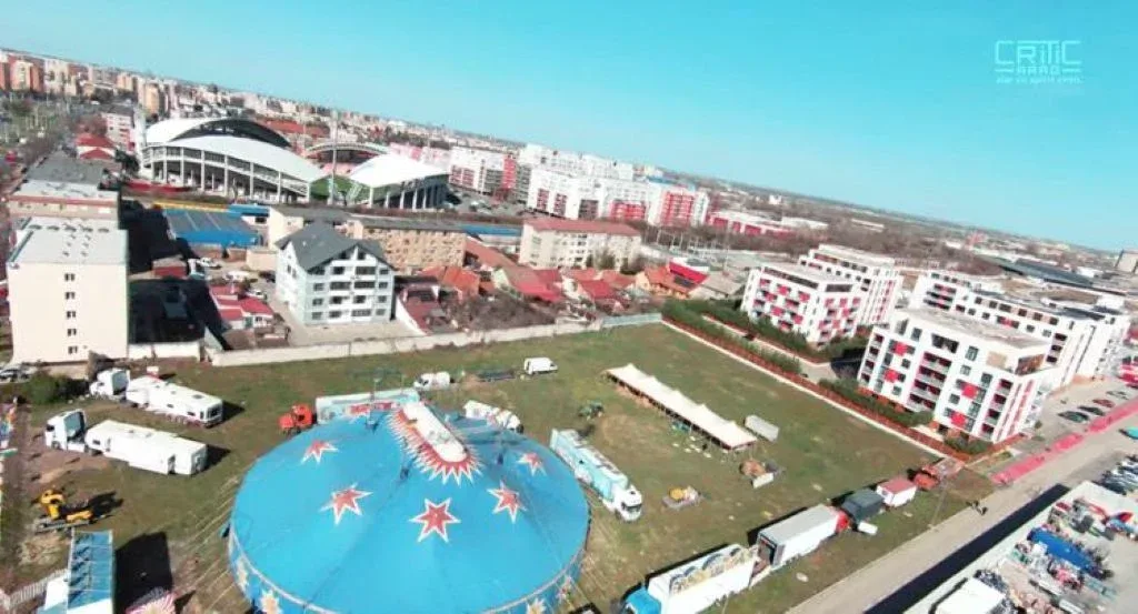 Spre disperarea rezidenților ared, circul a revenit la fereastra lor 2 circ arad martie 2026