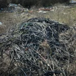 Câmpuri roditoare de moloz și cabluri, în prelungirea cartierului gai 6 deseuri gai5