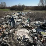 Câmpuri roditoare de moloz și cabluri, în prelungirea cartierului gai 10 deseuri gai9