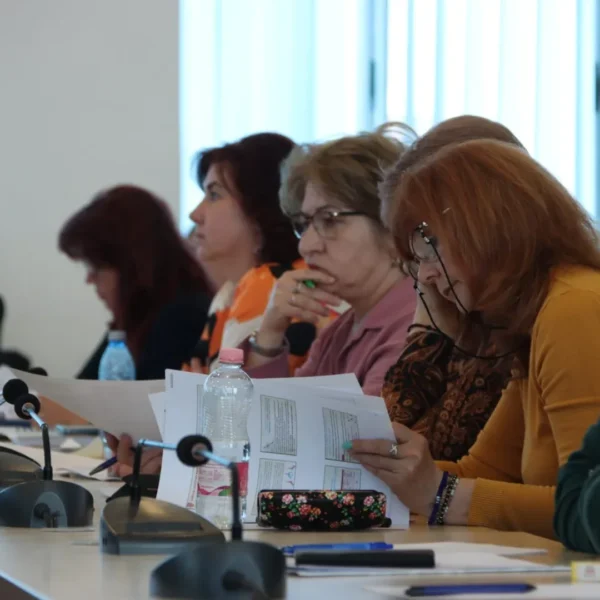 Violența domestică și gestionarea procesului complex de dezinstituționalizare a persoanelor adulte cu dizabilități | întâlnire de lucru la cja cu primarii și asistenții sociali din cele 78 de uat-uri ale județului 7 dgaspc 7
