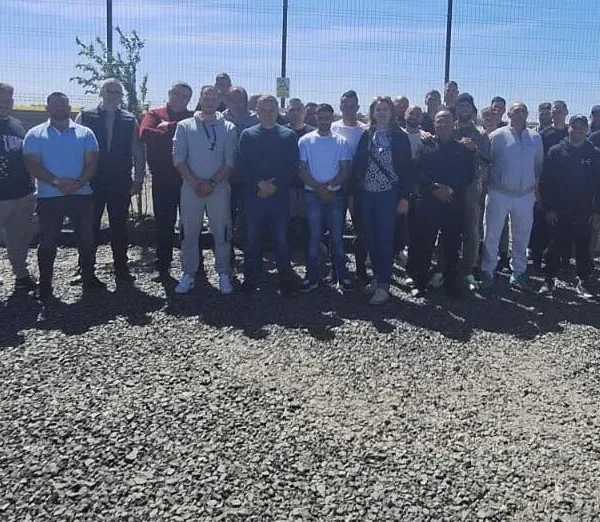 Persoanele private de libertate din cadrul secției exterioare variaș au sărbătorit în avans ziua de 1 mai, alături de familiile și copiii lor 2 1 mai penitenciar arad 1