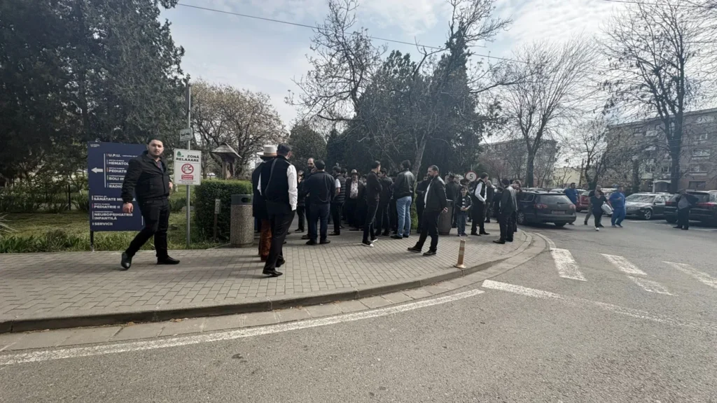 Actualizare 3 | a murit tânărul meseriaș iștvan gabor care a căzut de pe acoperișul colegiului de arte „sabin drăgoi” 5 familie gabor spital4