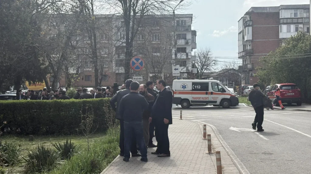 Actualizare 3 | a murit tânărul meseriaș iștvan gabor care a căzut de pe acoperișul colegiului de arte „sabin drăgoi” 7 familie gabor spital6