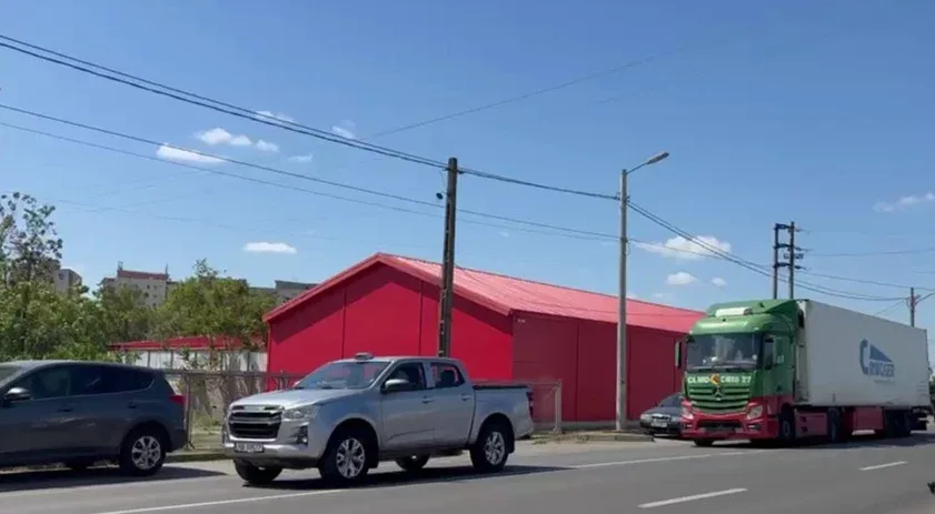 Actualizare 4 | șoferul tir-ului cu țigări de contrabandă oprit de polițiști pe a1 a fost arestat preventiv | 800 de baxuri de kent și marlboro de foarte bună calitate au fost numărate la percheziție | peste 1 milion de euro este valoarea țigărilor confiscate 3 tir tigari