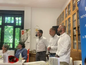 Trei deținuți din penitenciarul arad și două arte care se unesc armonios într-un spațiu al sincerității și al introspecției | o perspectivă asupra modului în care arta poate funcționa ca mediu de reconstrucție identitară 14 whatsapp image 2026 05 05 at 5.32.01 pm