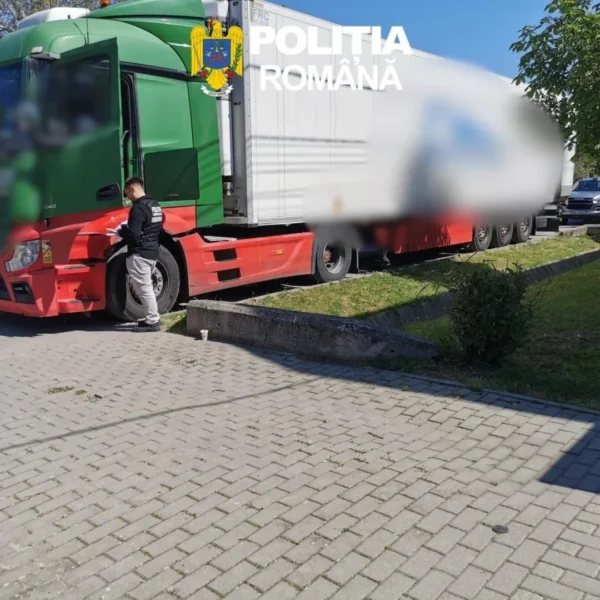 Actualizare 4 | șoferul tir-ului cu țigări de contrabandă oprit de polițiști pe a1 a fost arestat preventiv | 800 de baxuri de kent și marlboro de foarte bună calitate au fost numărate la percheziție | peste 1 milion de euro este valoarea țigărilor confiscate 8 tigari4