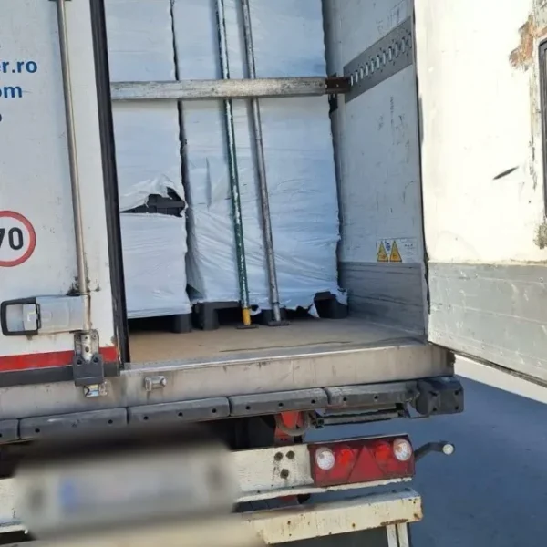 Actualizare 4 | șoferul tir-ului cu țigări de contrabandă oprit de polițiști pe a1 a fost arestat preventiv | 800 de baxuri de kent și marlboro de foarte bună calitate au fost numărate la percheziție | peste 1 milion de euro este valoarea țigărilor confiscate 9 tigari5