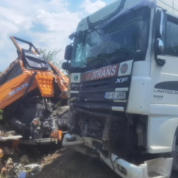 Accident la zăbrani | traficul este blocat după ce două camioane s-au ciocnit | victima - șoferul nevinovat 4 zabrani2