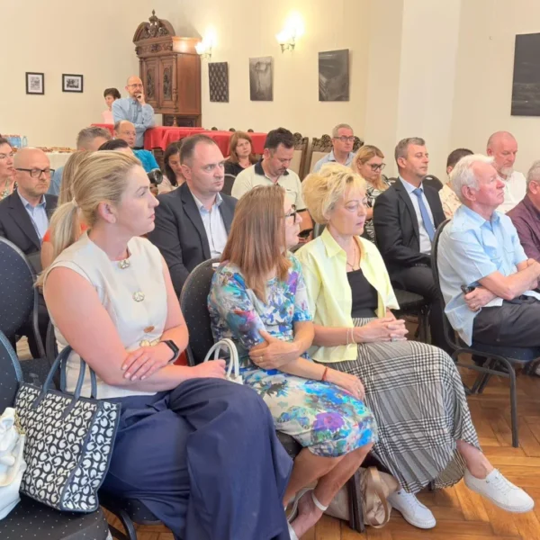 Despre „excelența în administrație”, la casa pianului 6 excelenta in administratie3