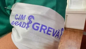 Camera județeană a medicilor arad organizează grevă japoneză, timp de două zile | acţiunea are loc ca răspuns la profundele nemulţumiri ale angajaţilor din sănătate faţă de noul proiect al legii salarizării 3 greva scjua1