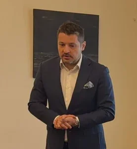Despre „excelența în administrație”, la casa pianului 9 mihai pașca
