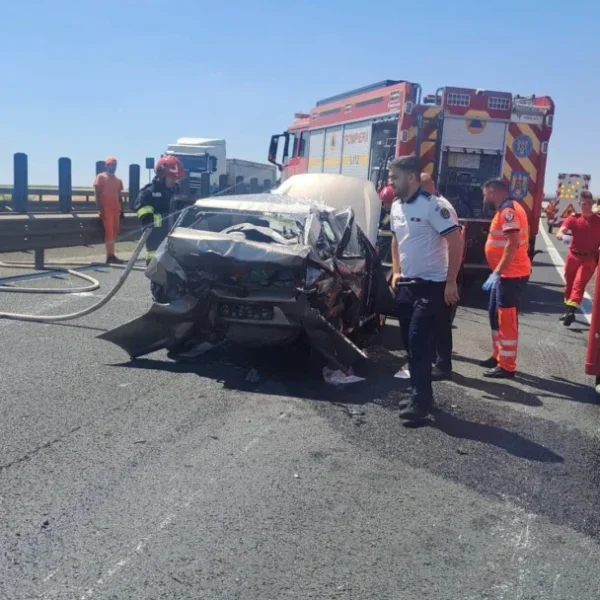 Trei victime transportate la spital în urma unui accident pe a1, sens de mers arad - timișoara 2 accident a1 3