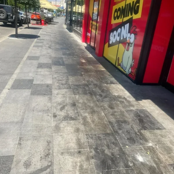 O lună de mizerie pe Bulevardul Revoluției. Primăria și Poliția Locală se uită în altă parte