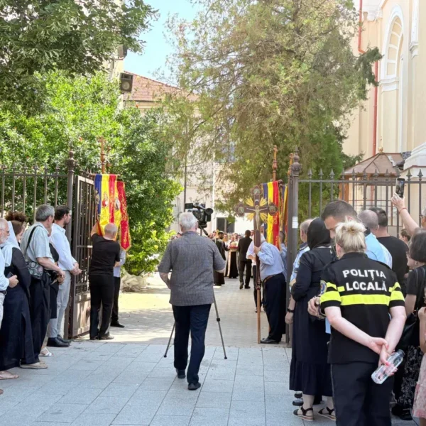 ACTUALIZARE | Preasfințitul Părinte Emilian Crișanul a fost condus pe ultimul drum, la Arad | Va fi înmormântat în cimitirul Mănăstirii Neamț
