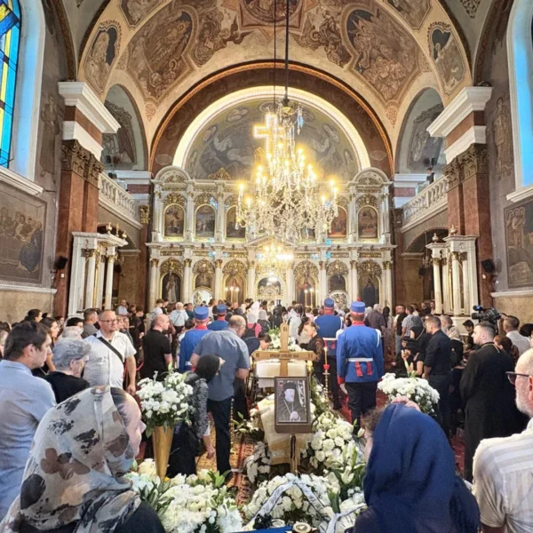 ACTUALIZARE | Preasfințitul Părinte Emilian Crișanul a fost condus pe ultimul drum, la Arad | Va fi înmormântat în cimitirul Mănăstirii Neamț