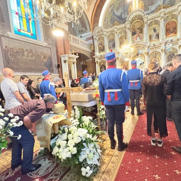 ACTUALIZARE | Preasfințitul Părinte Emilian Crișanul a fost condus pe ultimul drum, la Arad | Va fi înmormântat în cimitirul Mănăstirii Neamț