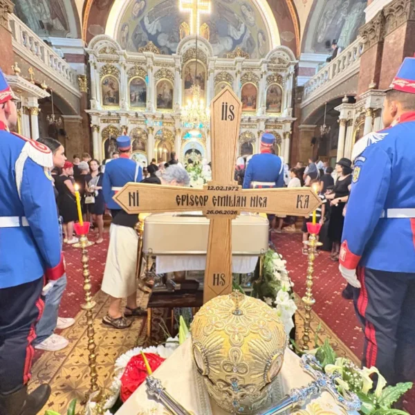 ACTUALIZARE | Preasfințitul Părinte Emilian Crișanul a fost condus pe ultimul drum, la Arad | Va fi înmormântat în cimitirul Mănăstirii Neamț