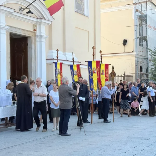 ACTUALIZARE | Preasfințitul Părinte Emilian Crișanul a fost condus pe ultimul drum, la Arad | Va fi înmormântat în cimitirul Mănăstirii Neamț