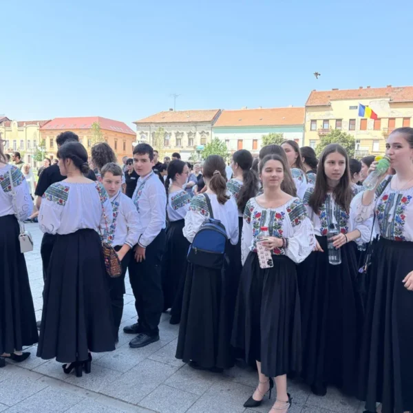 ACTUALIZARE | Preasfințitul Părinte Emilian Crișanul a fost condus pe ultimul drum, la Arad | Va fi înmormântat în cimitirul Mănăstirii Neamț