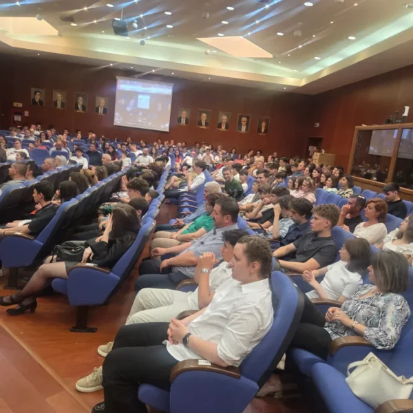 Festivitatea de premiere a olimpicilor arădeni la disciplinele matematică și informatică 5 olimpici4