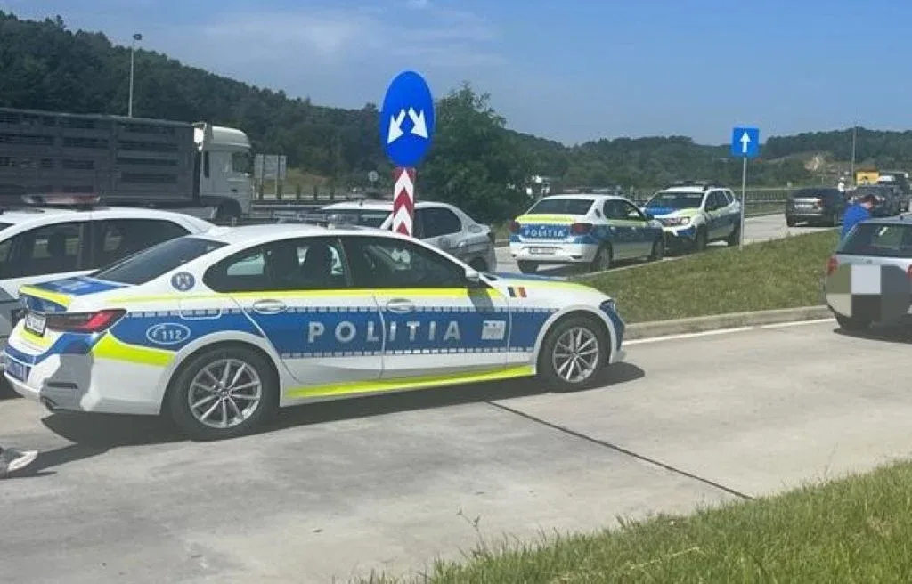 Autospecială a poliției autostrăzi a1 deva-nădlac și un polițist vizați de o acțiune a dga | la sediul biroului de poliție autostrada a1 deva-nădlac nu a avut loc nicio percheziție 1 politie a1