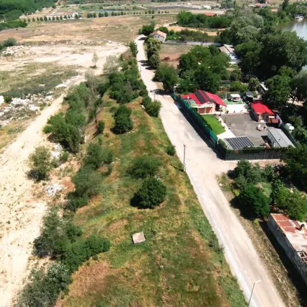 Imperiul de moloz al familiei vasilache contraatacă, se extinde și prosperă... Mai ales după declanșarea campaniei împotriva „deșeurilor aruncate necontrolat și a gropilor de gunoi improvizate” | singura soluție: o barieră! 6 vasilache 10