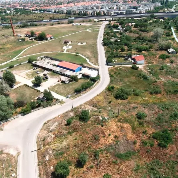 Imperiul de moloz al familiei vasilache contraatacă, se extinde și prosperă... Mai ales după declanșarea campaniei împotriva „deșeurilor aruncate necontrolat și a gropilor de gunoi improvizate” | singura soluție: o barieră! 8 vasilache 2