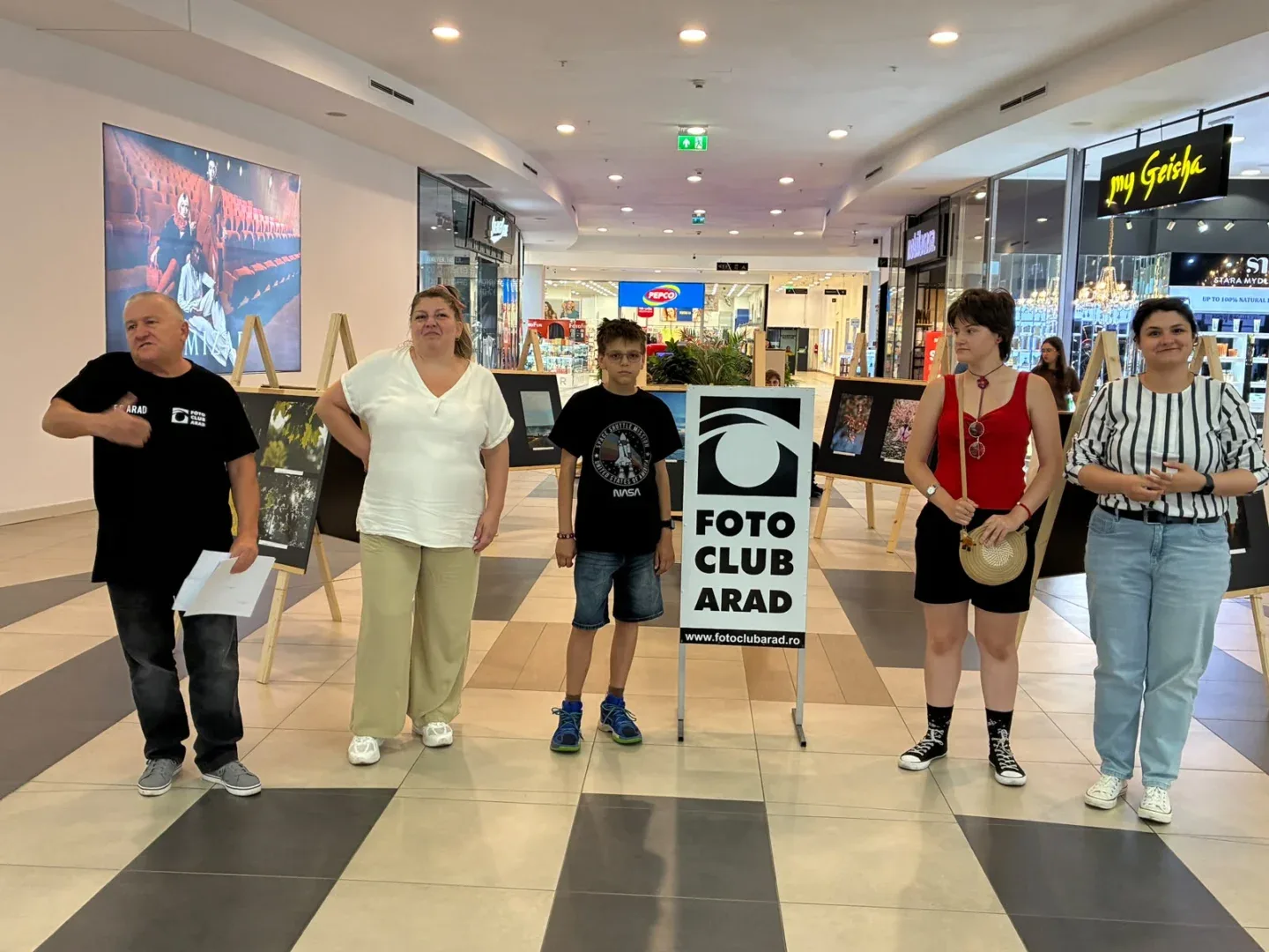 „prin ochii noii generații de fotografi” – expoziție de fotografie la atrium mall arad 1 whatsapp image 2026 07 13 at 6.15.00 pm