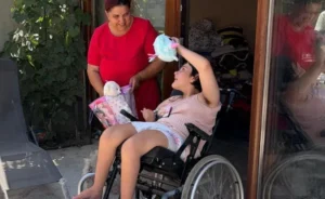 elena, o fată de 14 ani