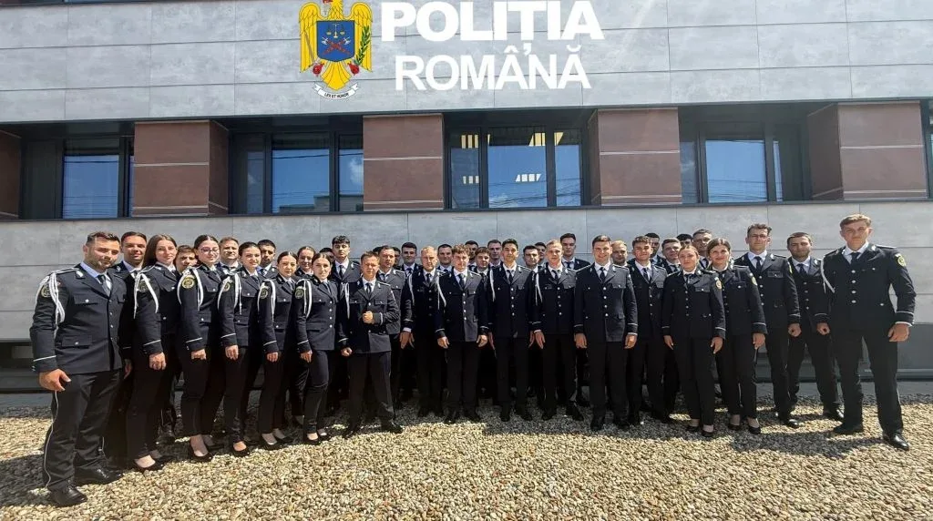 Ipj arad | 44 de absolvenți ai școlilor de poliție, încadrați în structurile de ordine publică și poliție rutieră 1 incadrari ipj arad 1 iulie 2026