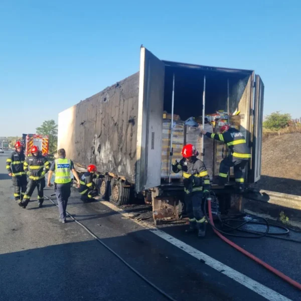 Actualizare | un tir a luat foc în mers pe a1, sensul de deplasare arad - timișoara 3 incendiu a1 tir2