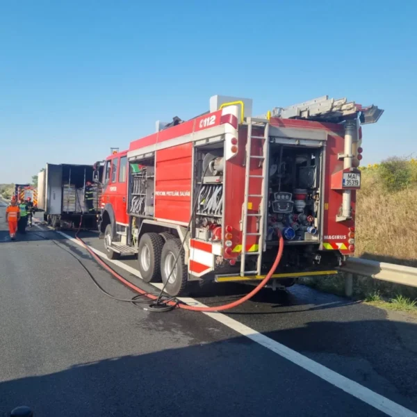 Actualizare | un tir a luat foc în mers pe a1, sensul de deplasare arad - timișoara 4 incendiu a1 tir3