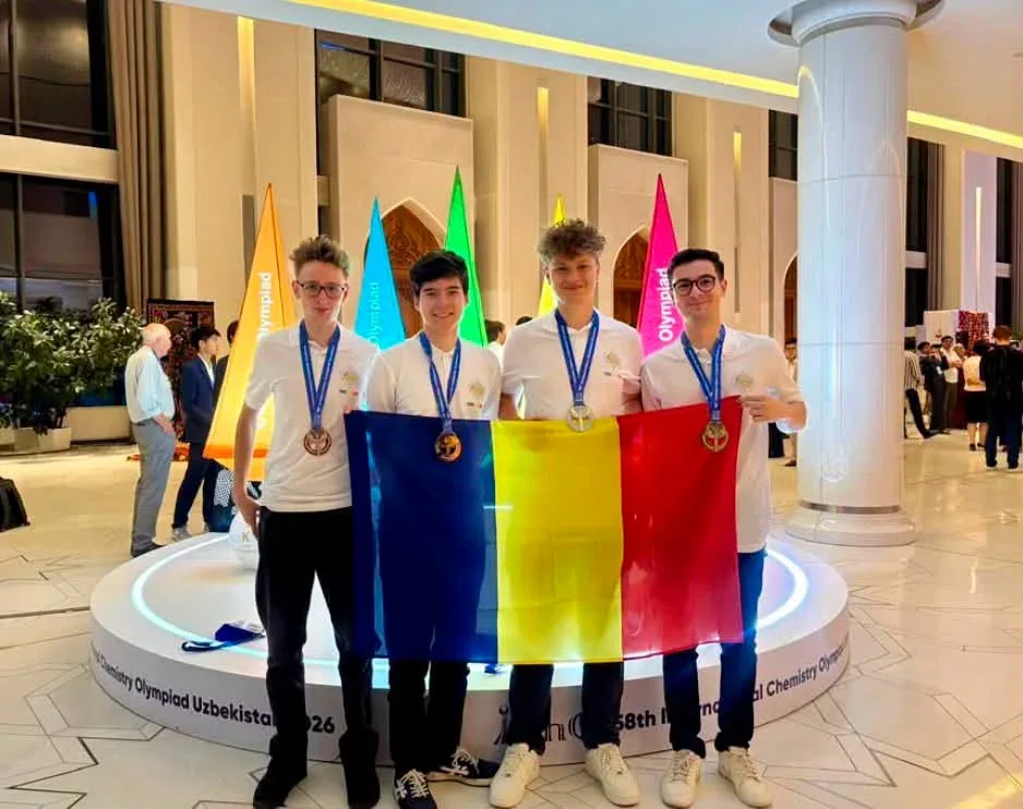 Mihai stanciu, absolventul colegiului național „moise nicoară”, a obținut medalia de argint la olimpiada internațională de chimie 2 lot romania1 chimie 2026