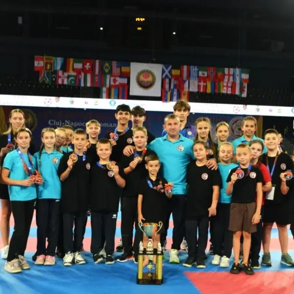 Tinerii de la sport club tiger au adus la arad 26 medalii de la campionatul mondial de karate desfășurat la cluj-napoca 28 sport club tiger 2026 16