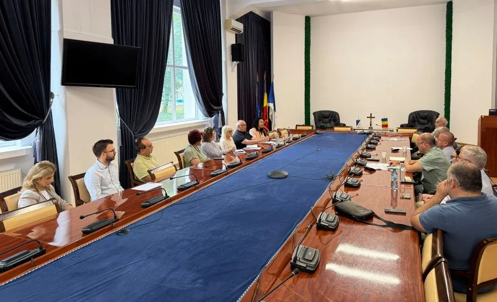 Parteneriatul dintre universitatea de vest „vasile goldiș” din arad și universitatea de științe aplicate pentru silvicultură din rottenburg, germania, continuă prin noi direcții de colaborare 1 vizita rector bastian kaiser la uvvg 5 1