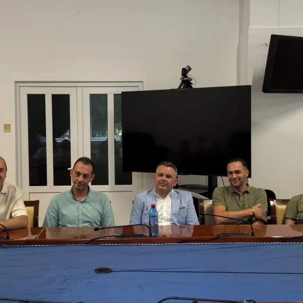 Parteneriatul dintre universitatea de vest „vasile goldiș” din arad și universitatea de științe aplicate pentru silvicultură din rottenburg, germania, continuă prin noi direcții de colaborare 4 vizita rector bastian kaiser la uvvg 8