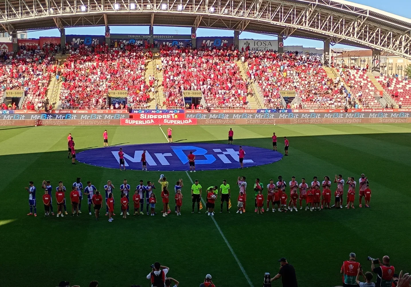Nu vă bateți joc de straiele „Bătrânei Doamne!” | UTA – CORVINUL 0-0